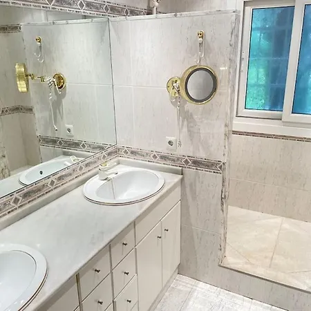 4 Bedroom Private With Pool For Families Only - No Groups Allowed אסטפונה