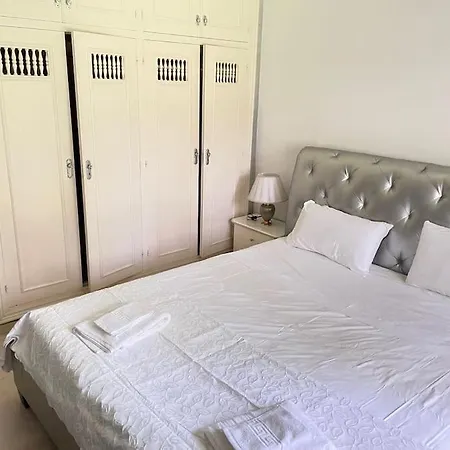 4 Bedroom Private With Pool For Families Only - No Groups Allowed וילה