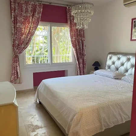 4 Bedroom Private With Pool For Families Only - No Groups Allowed