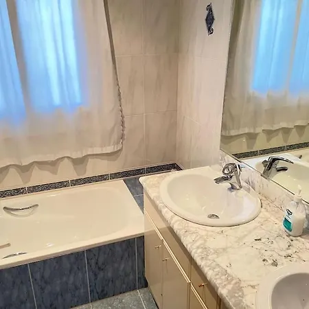 4 Bedroom Private With Pool For Families Only - No Groups Allowed * 에스테포나