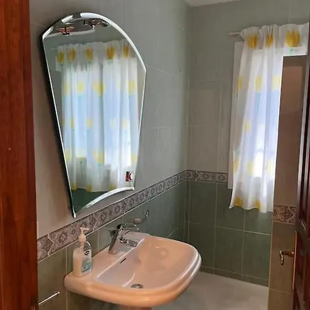 4 Bedroom Private With Pool For Families Only - No Groups Allowed
