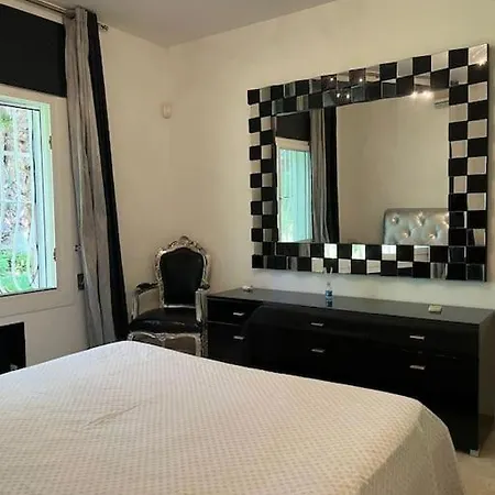 فيلة 4 Bedroom Private With Pool For Families Only - No Groups Allowed