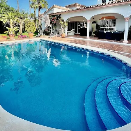 4 Bedroom Private With Pool For Families Only - No Groups Allowed فيلة *