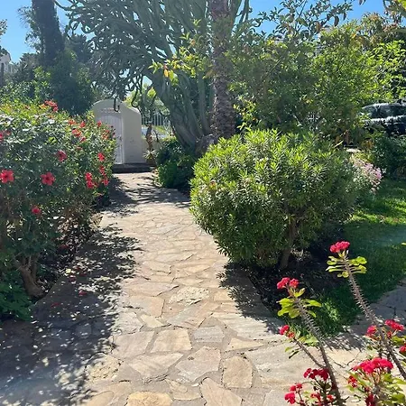 4 Bedroom Private With Pool For Families Only - No Groups Allowed *