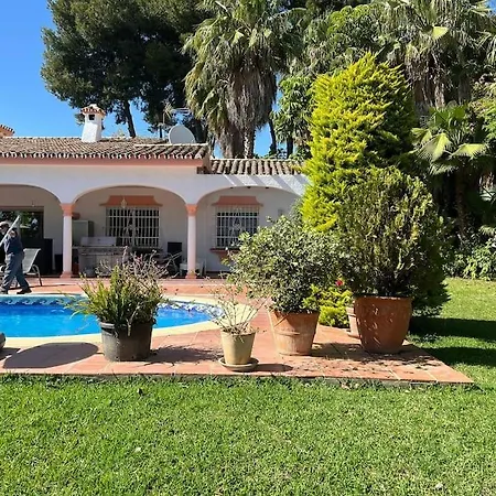 4 Bedroom Private With Pool For Families Only - No Groups Allowed *