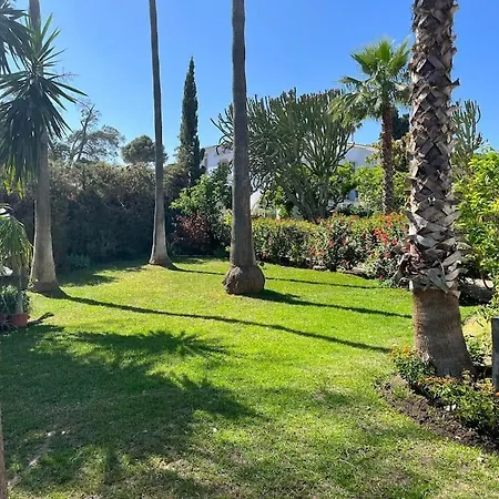 4 Bedroom Private With Pool For Families Only - No Groups Allowed فيلة إِستيبونا