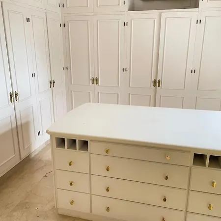 4 Bedroom Private With Pool For Families Only - No Groups Allowed